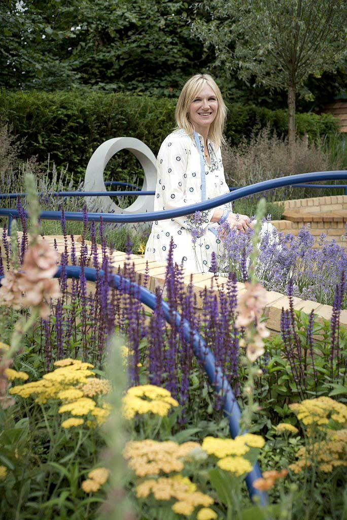TV presenter and Radio DJ Jo Whiley in Rae Wilkinson Show Garden. Rae Wilkinson Garden and Landscape Design Surrey, Sussex, Hampshire, London, South-East England
